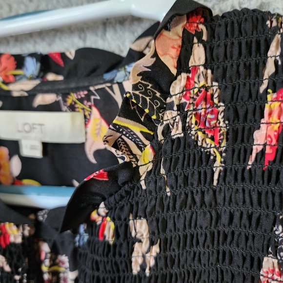 Loft Women's Long Sleeve Smocked V Neck Flowy Blouse Top Black Floral Size S - Picture 4 of 14